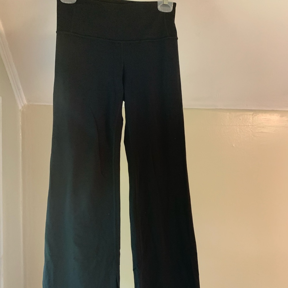 Athletes Cropped Pants - Capris